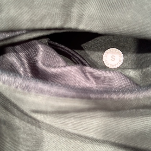 Lululemon T.H.E. Short 9" *Linerless Smoked Spruce Sz S - Picture 5 of 5